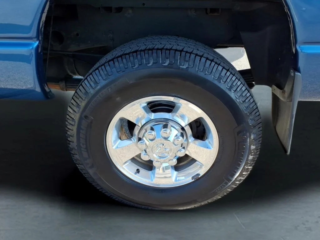 Used 2004 Blue Dodge SLT image 10