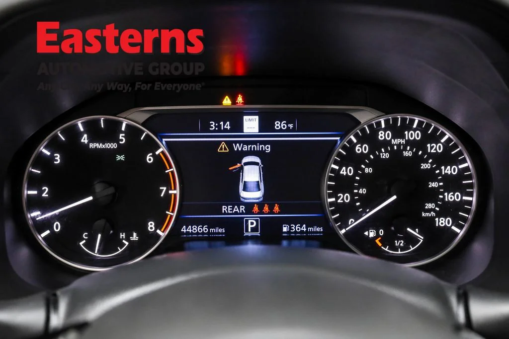 Used 2023 Gray Nissan 2.0 SR image 18
