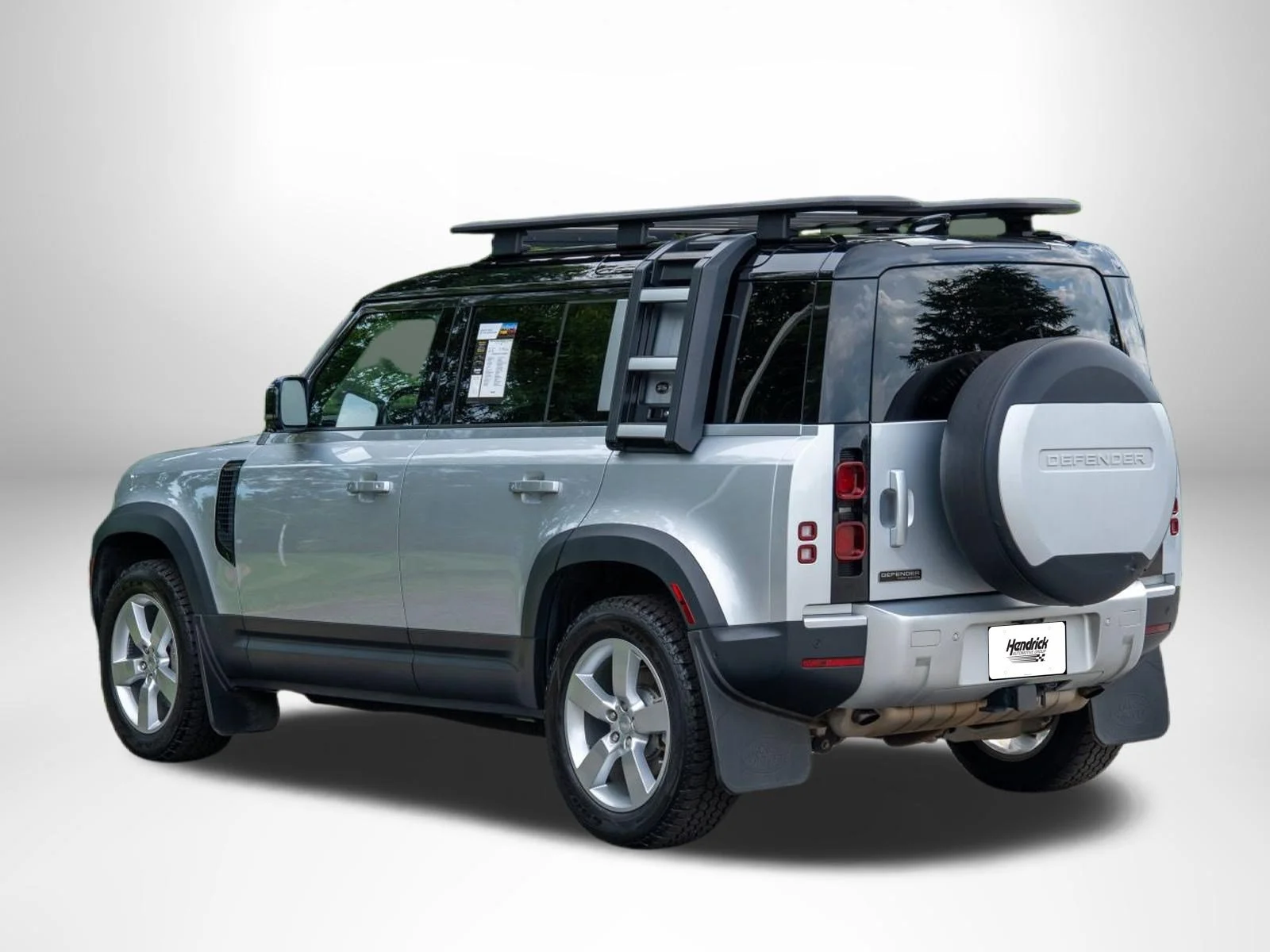 Used 2020 Silver Land Rover First Edition image 6