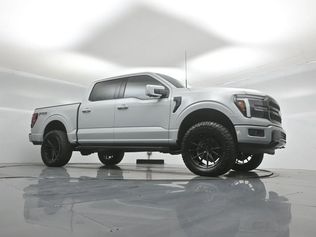 New 2026 Avalanche Ford Lariat image 3