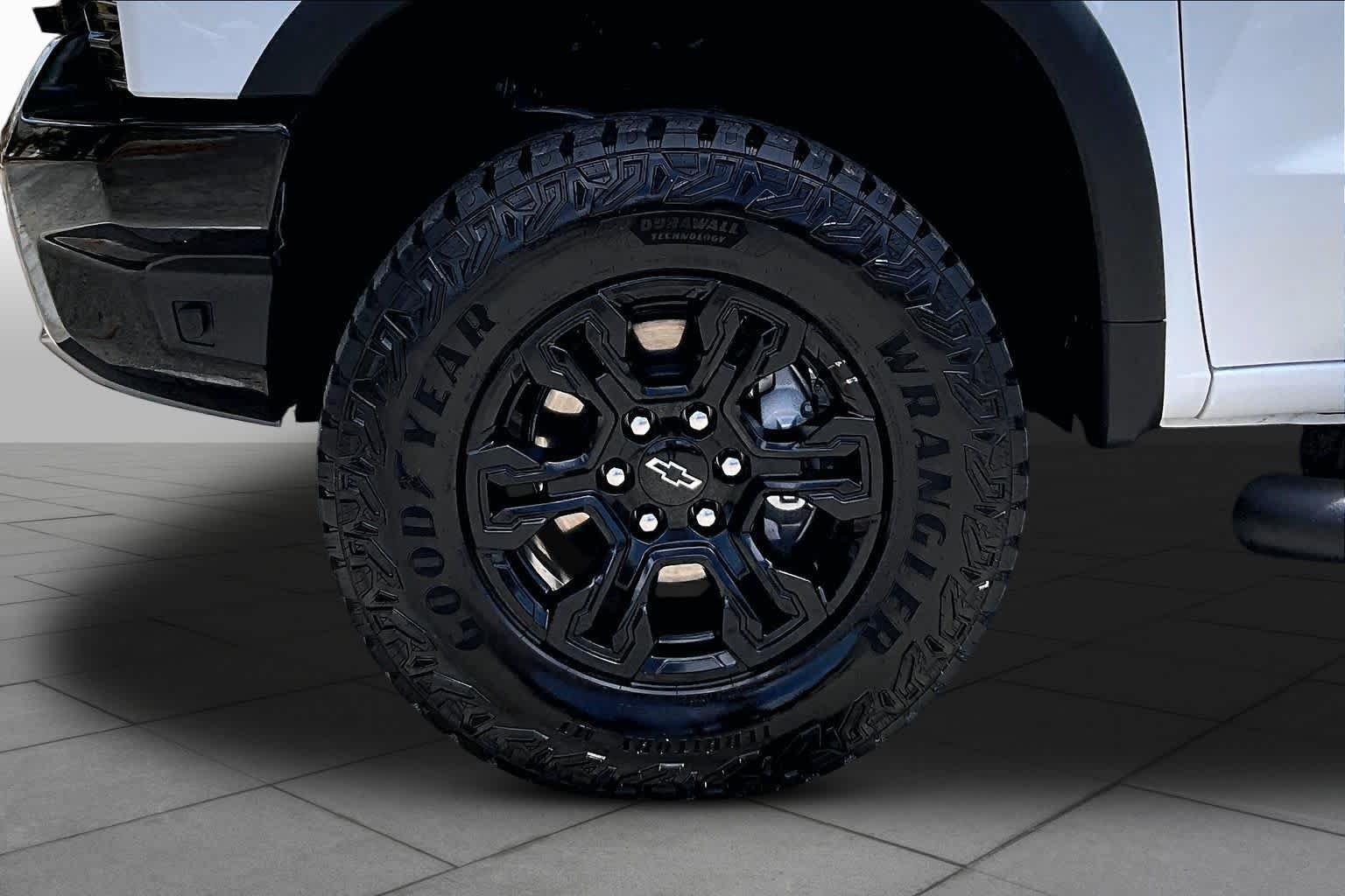 Used 2026 Summit White Chevrolet ZR2 image 11