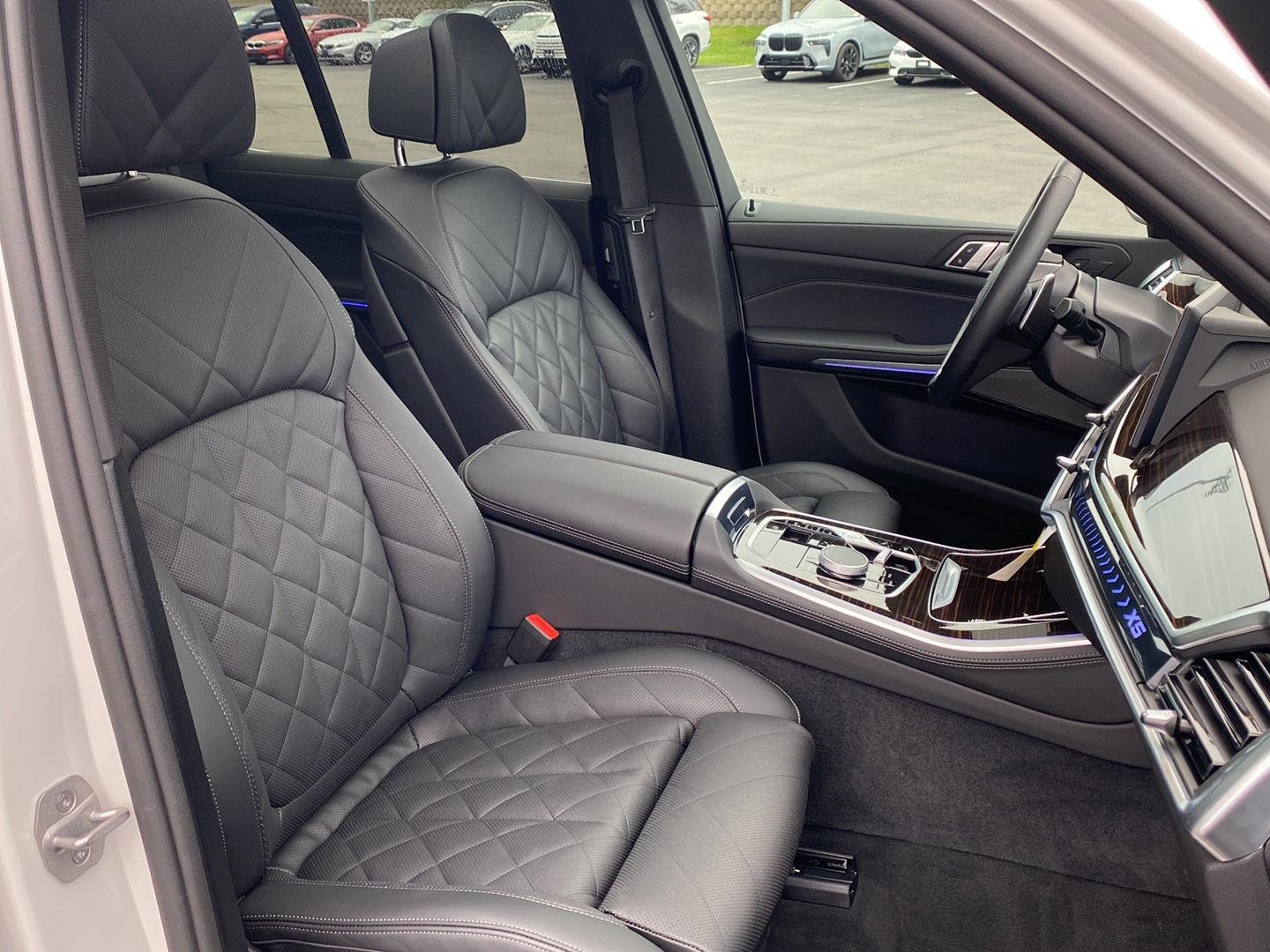New 2026 Mineral White Metallic BMW xDrive40i image 25