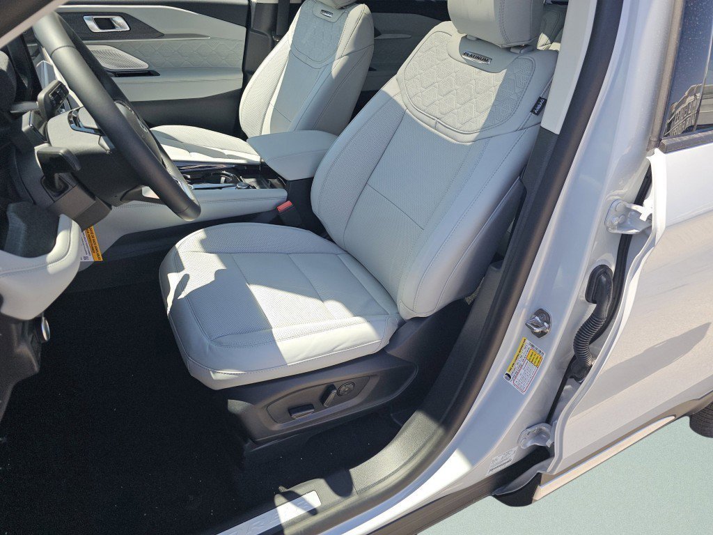 New 2026 Space White Metallic Ford Platinum image 6