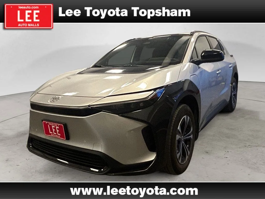 Used 2023 Silver Metallic Toyota XLE image 1