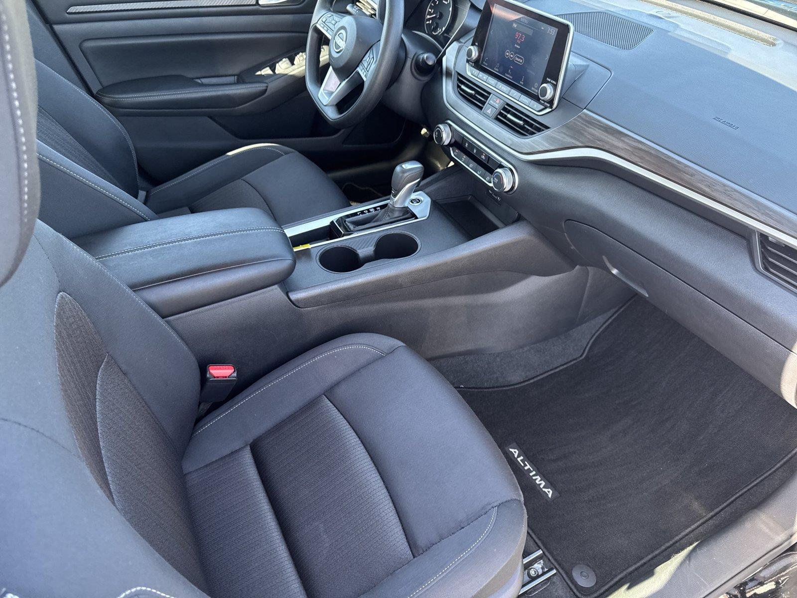 Used 2025 Super Black Nissan SV image 33