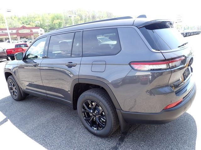 New 2026 Baltic Gray Metallic Clear-Coat Exterior Paint Jeep Laredo image 3