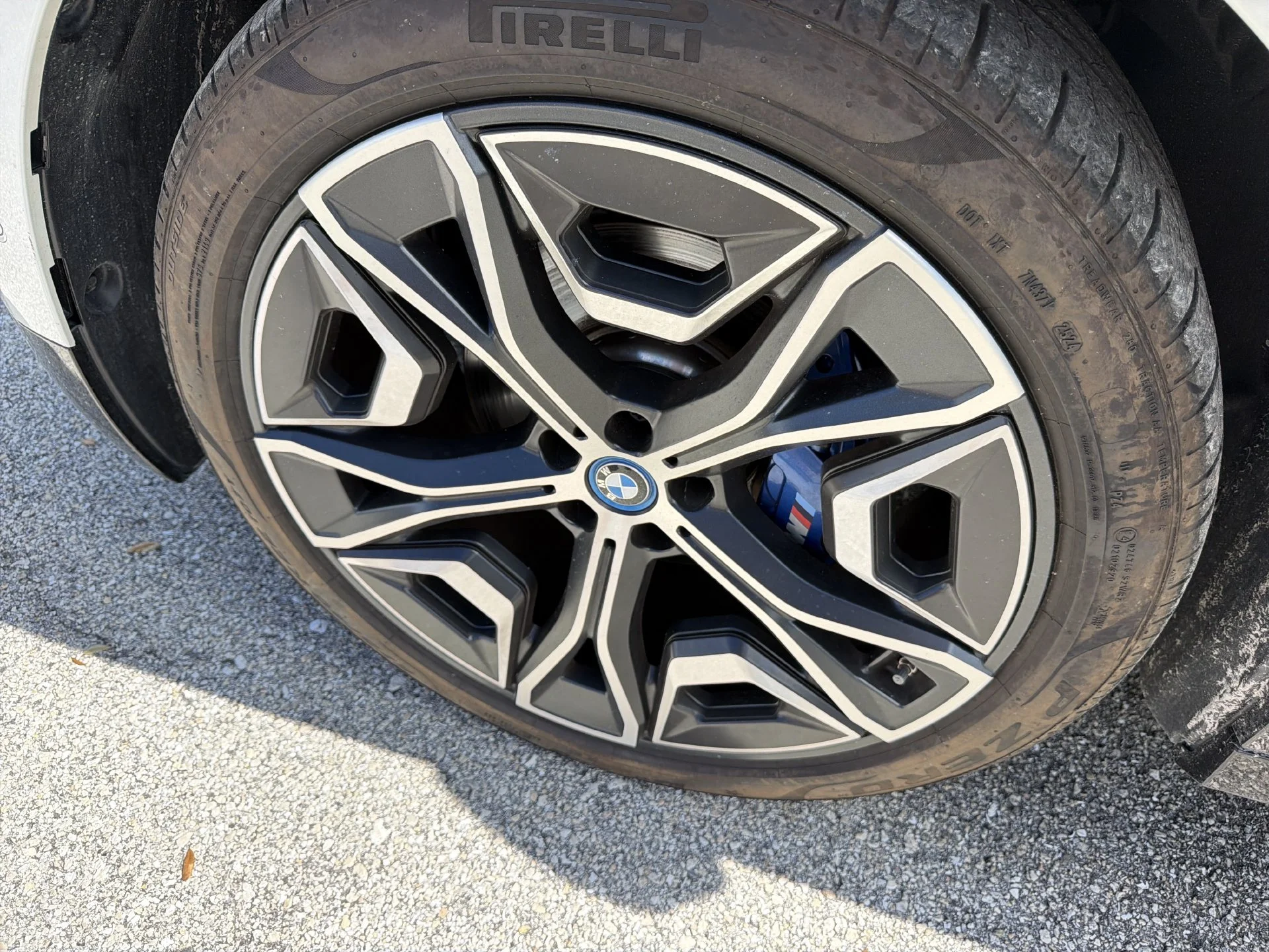 Certified Used 2025 White BMW M60 image 10
