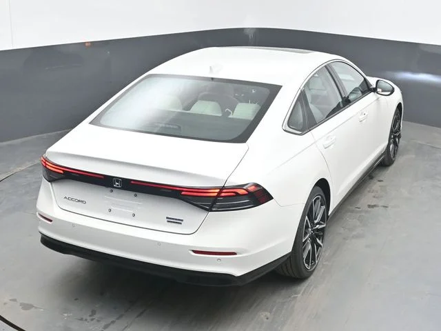 New 2026 Platinum White Pearl Honda Touring Hybrid image 42