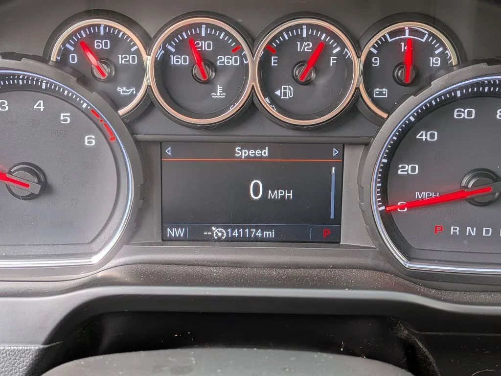Used 2021 Silver Chevrolet RST image 27