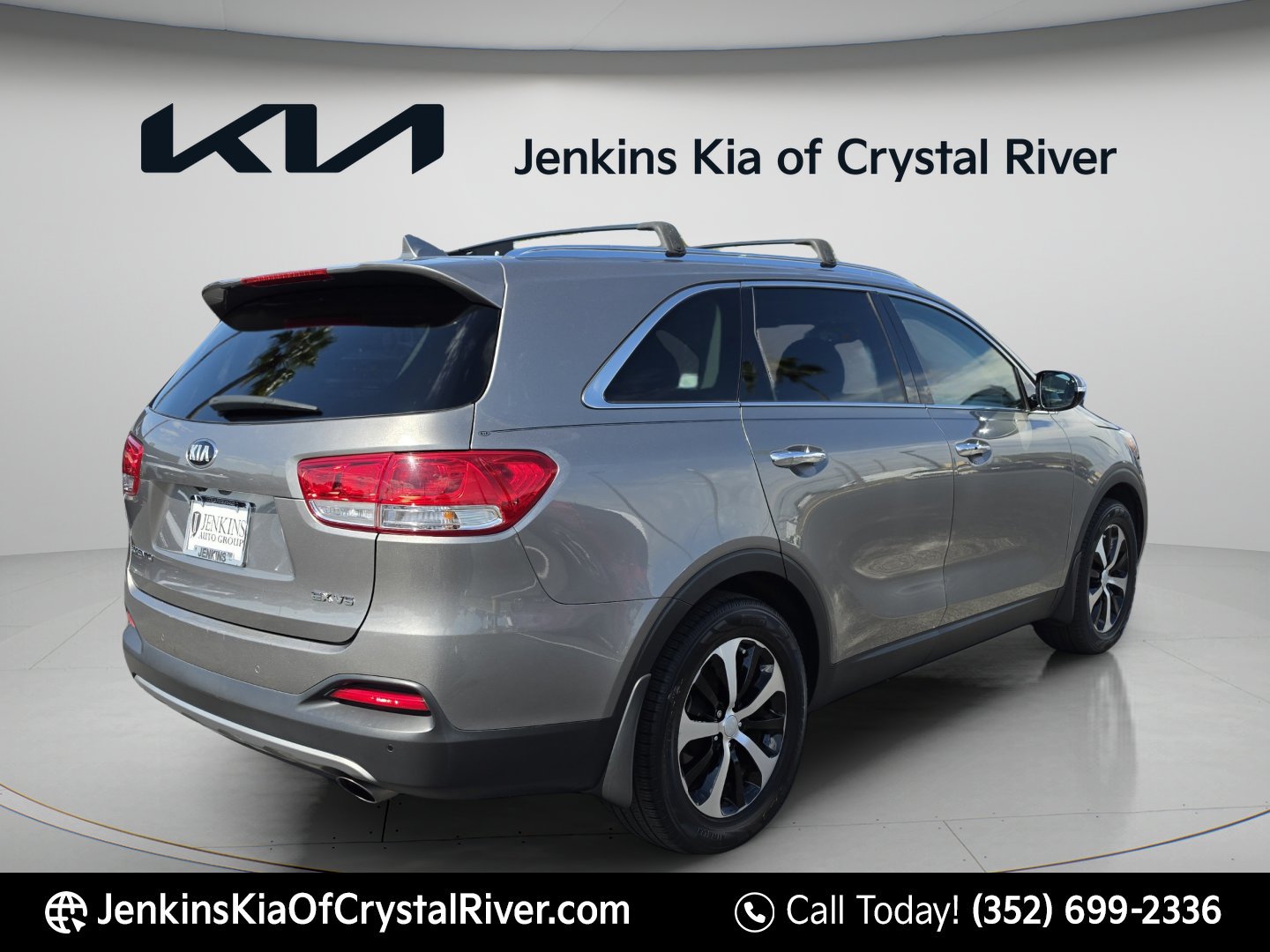 Used 2018 Titanium Silver Kia EX V6 image 5