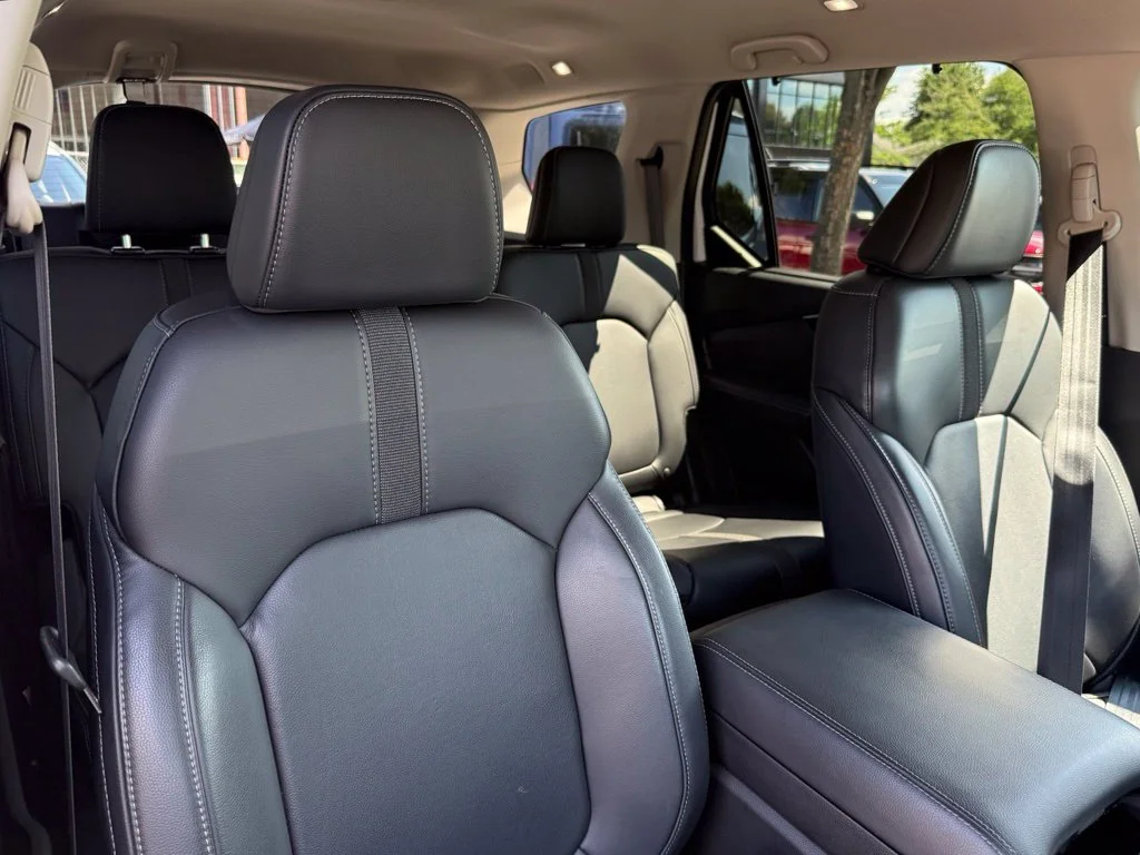 Used 2023 White Honda EX-L image 33