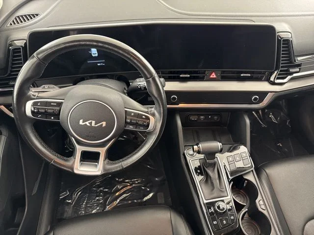 Used 2023 White Kia EX image 27