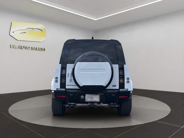 Used 2023 White Land Rover V8 image 6
