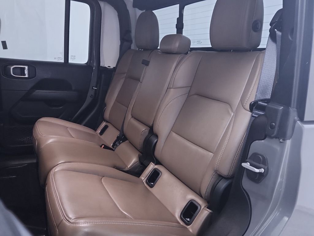 Used 2020 Gray Jeep Rubicon image 22