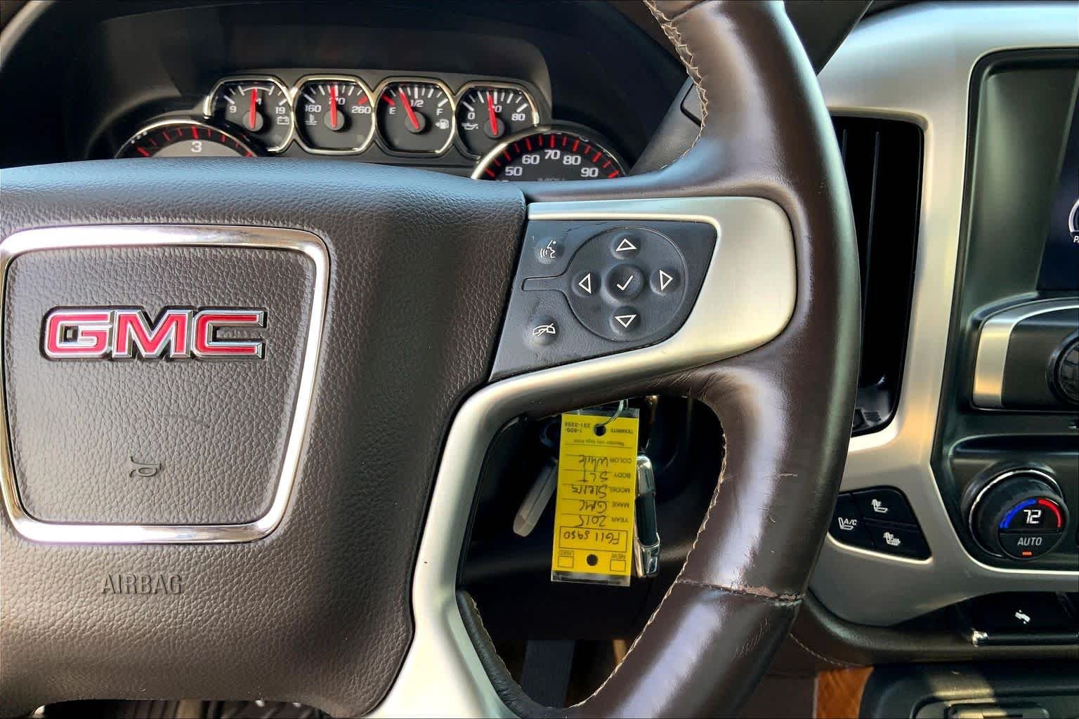 Used 2015 White Diamond Tricoat GMC SLT image 23