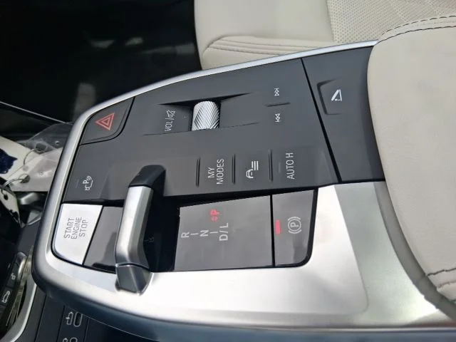 New 2026 Mineral White Metallic BMW xDrive28i image 12