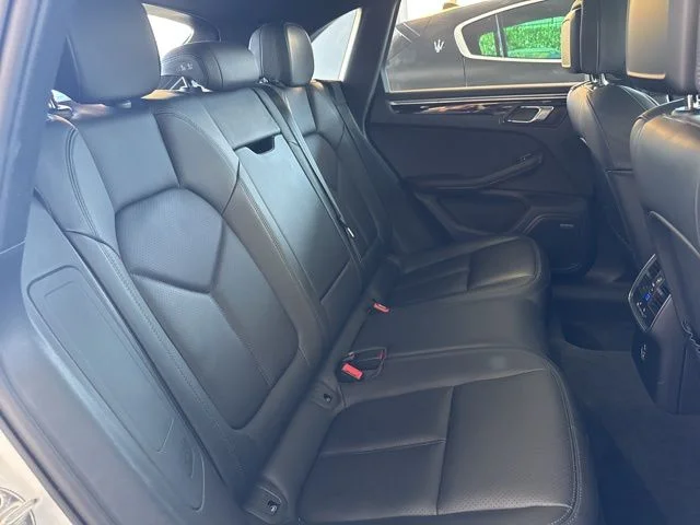 2022 Porsche Macan Base - Photo 24