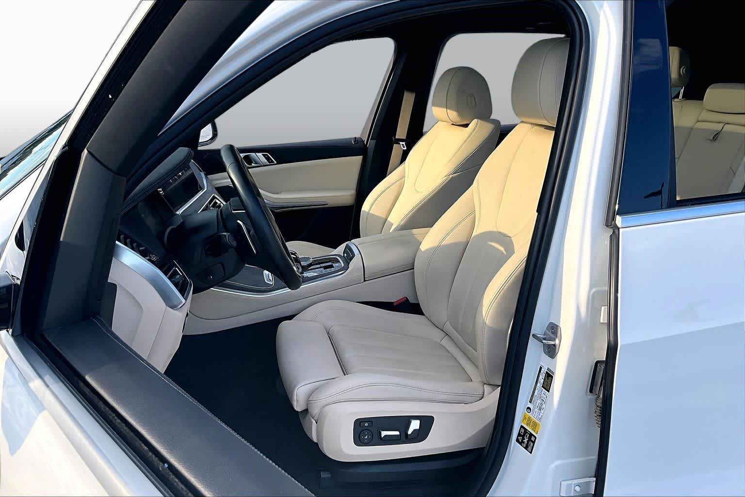 Used 2019 Alpine White BMW xDrive40i image 7