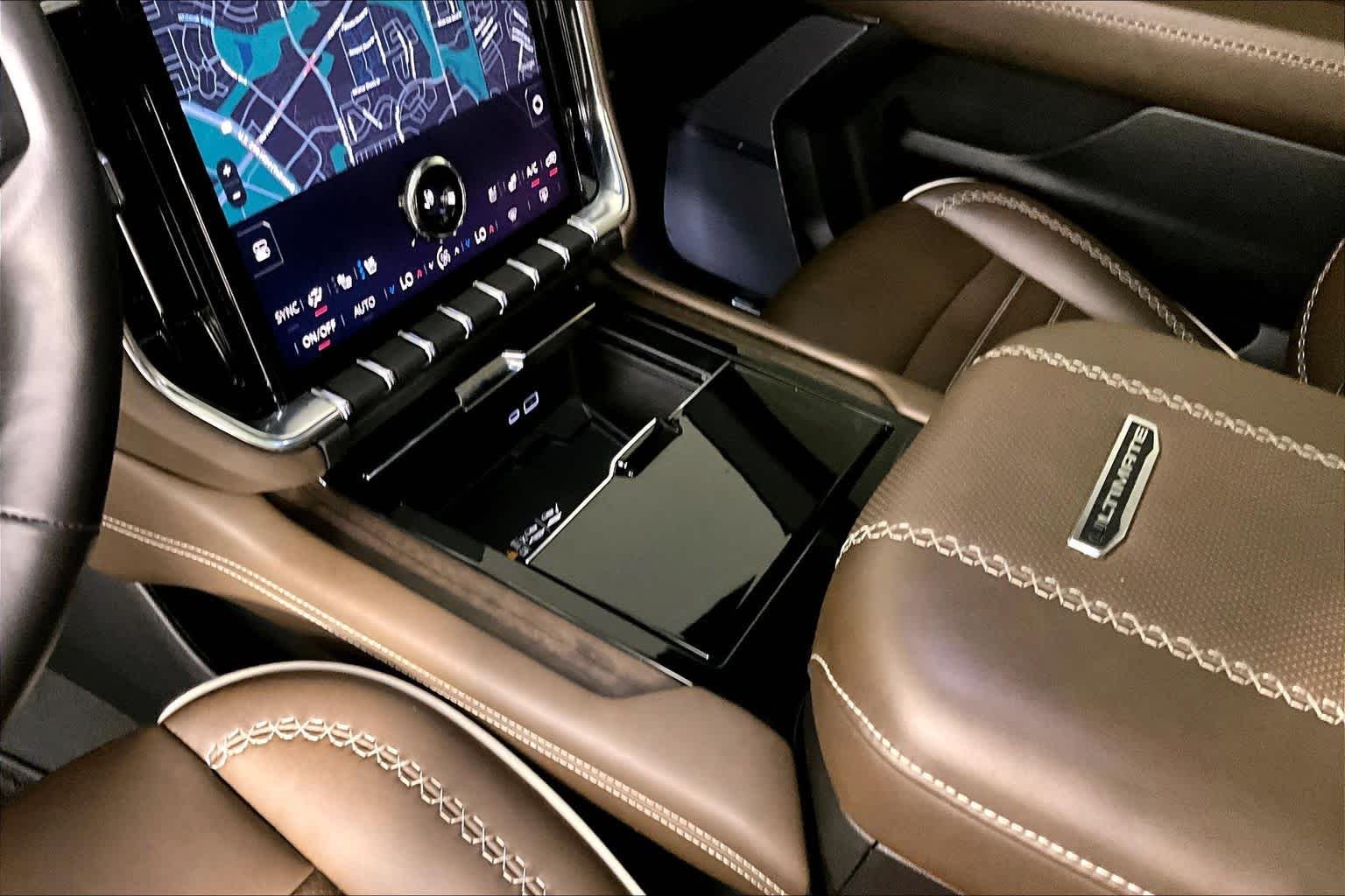 2025 GMC Yukon XL Denali Ultimate - Photo 16