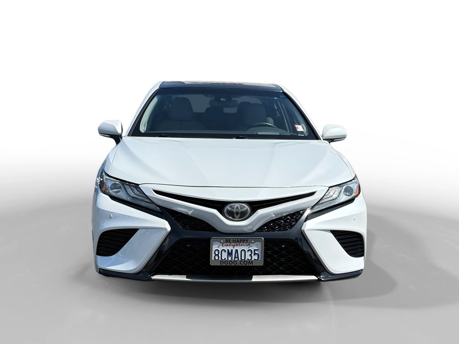 Used 2018 Pearl Toyota XSE V6 image 8