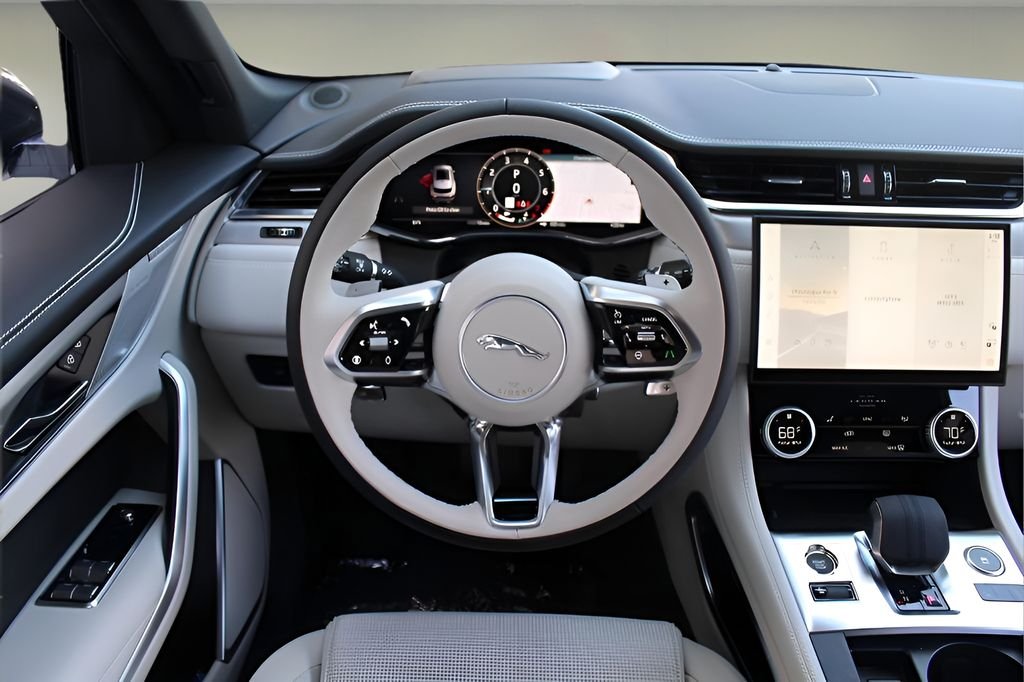 2026 Jaguar F-Pace R-Dynamic S - Photo 14