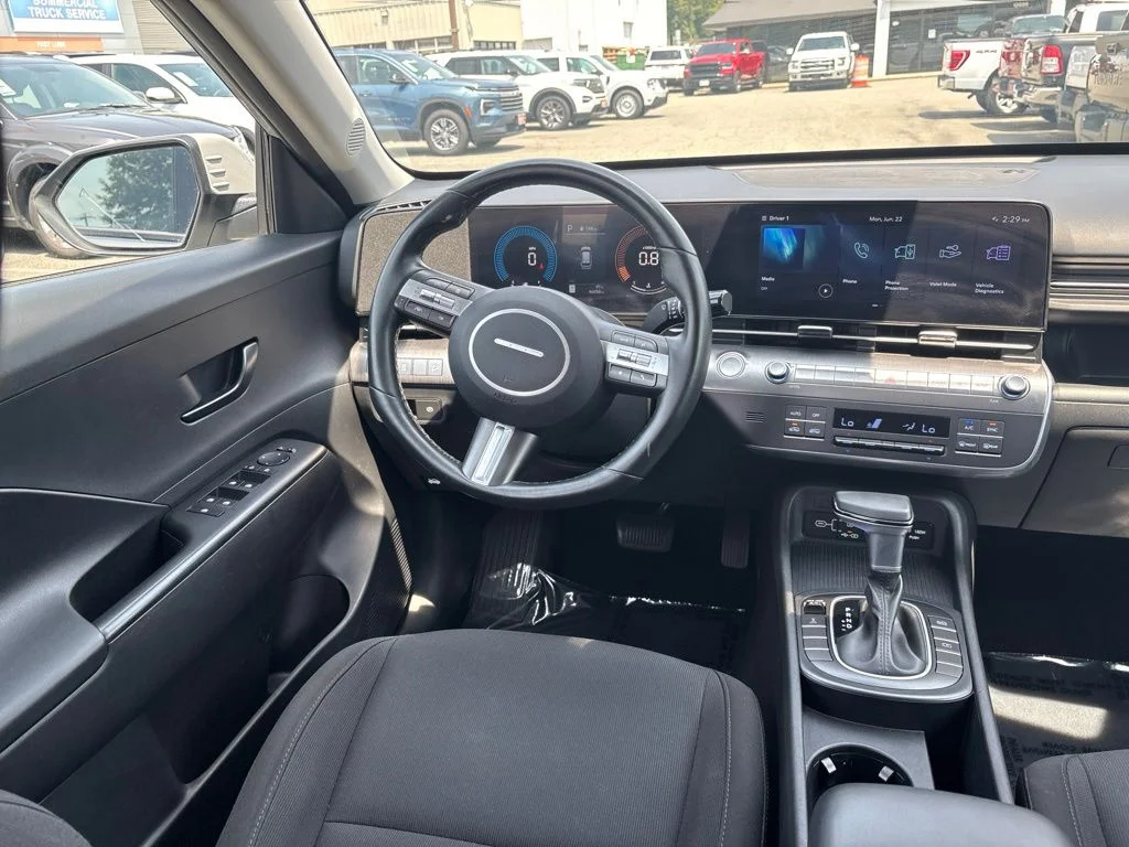 Used 2025 Gray Hyundai SEL image 9