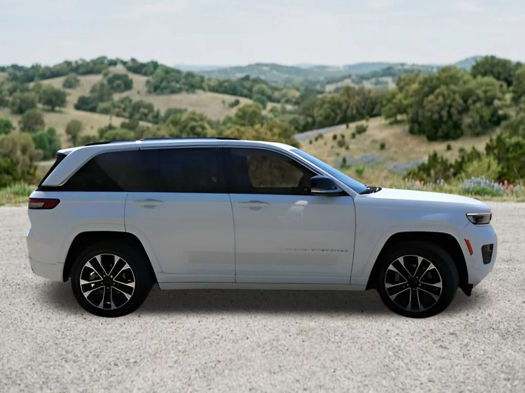 Used 2024 White Jeep Overland image 7