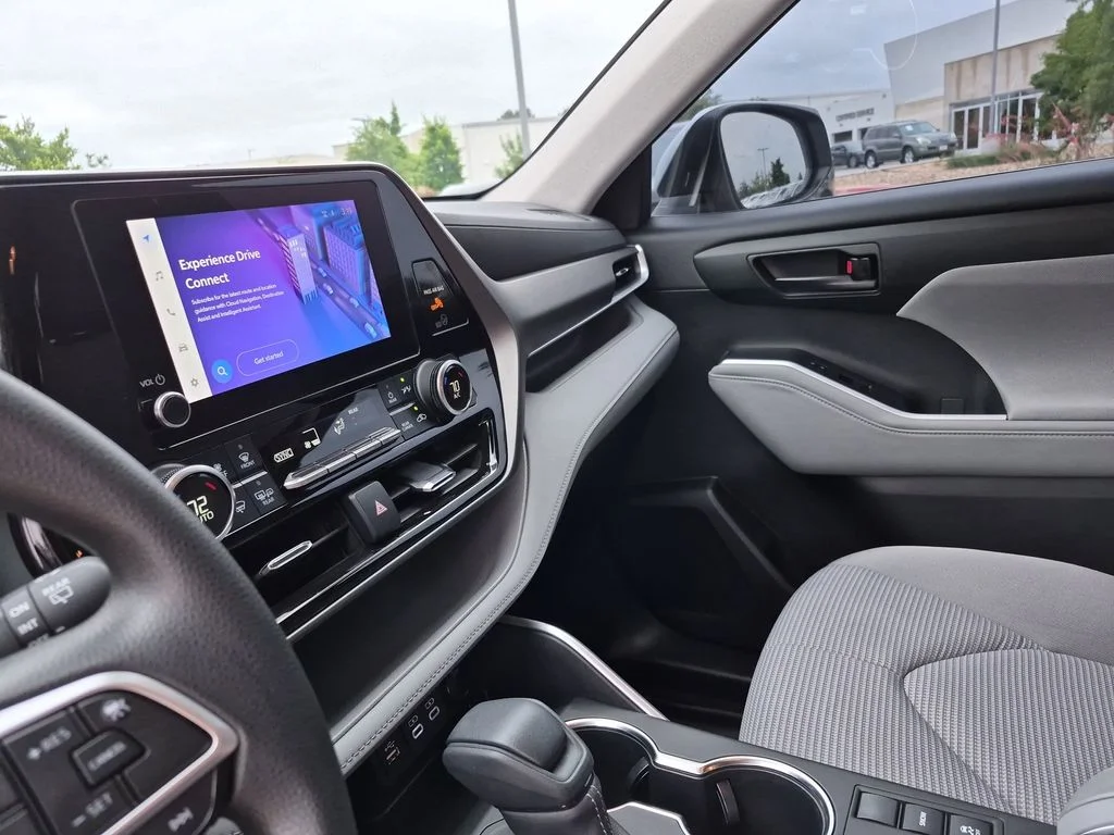 Used 2023 Silver Toyota L image 23