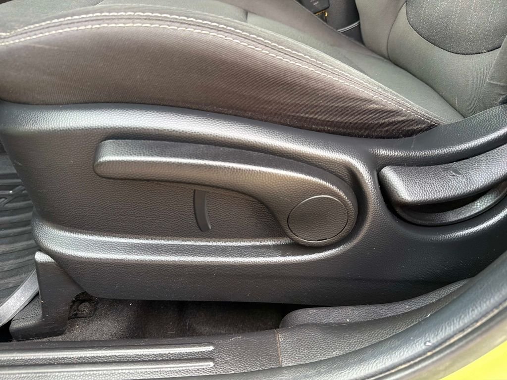 Used 2019 Green Kia Base image 20