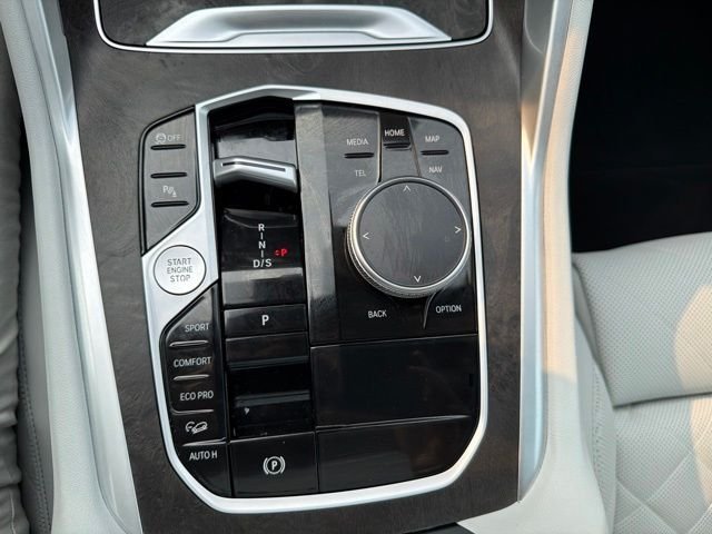 Used 2026 Green BMW M60i image 23