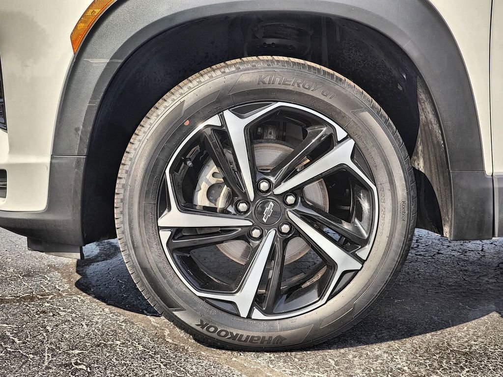 Certified Used 2022 White Chevrolet RS image 10