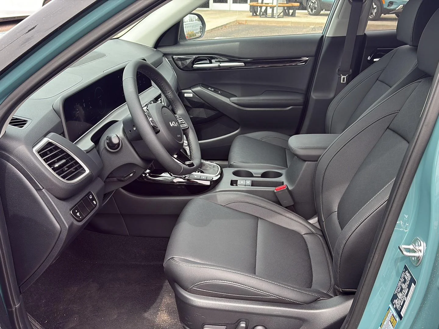 Used 2026 Pluton Blue/Fusion Black Roof Kia SX image 9