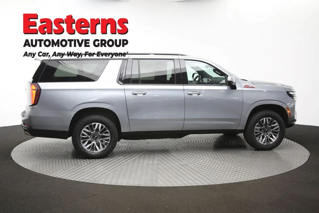 Used 2025 Gray Chevrolet Z71 image 48