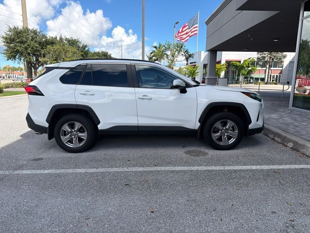 Used 2025 White Toyota XLE image 2