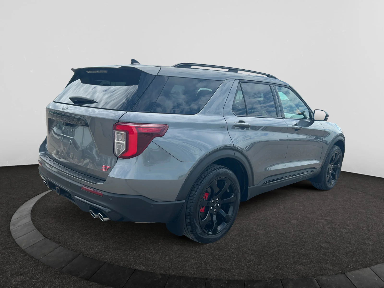Used 2024  Ford ST 4WD image 5