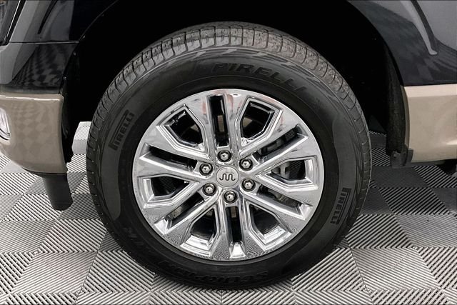 Used 2025 Agate Black Metallic Ford King Ranch image 10