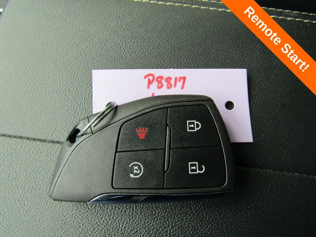 Used 2025 White GMC Elevation image 20