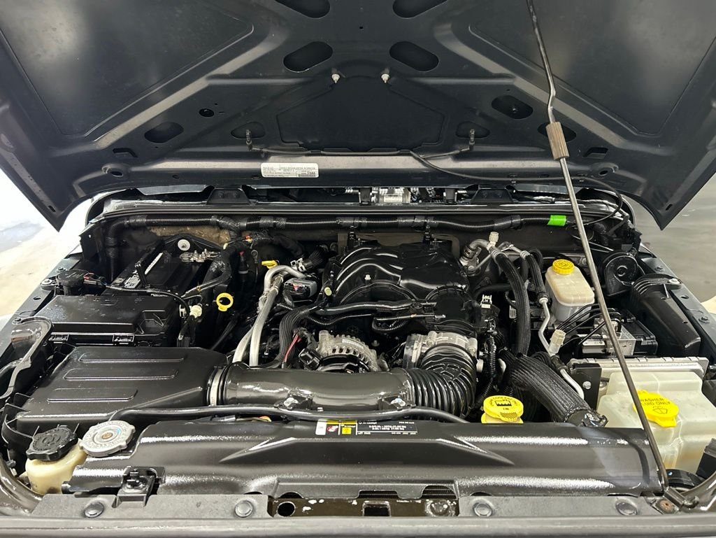 Used 2018 Gray Jeep Unlimited Sport image 11