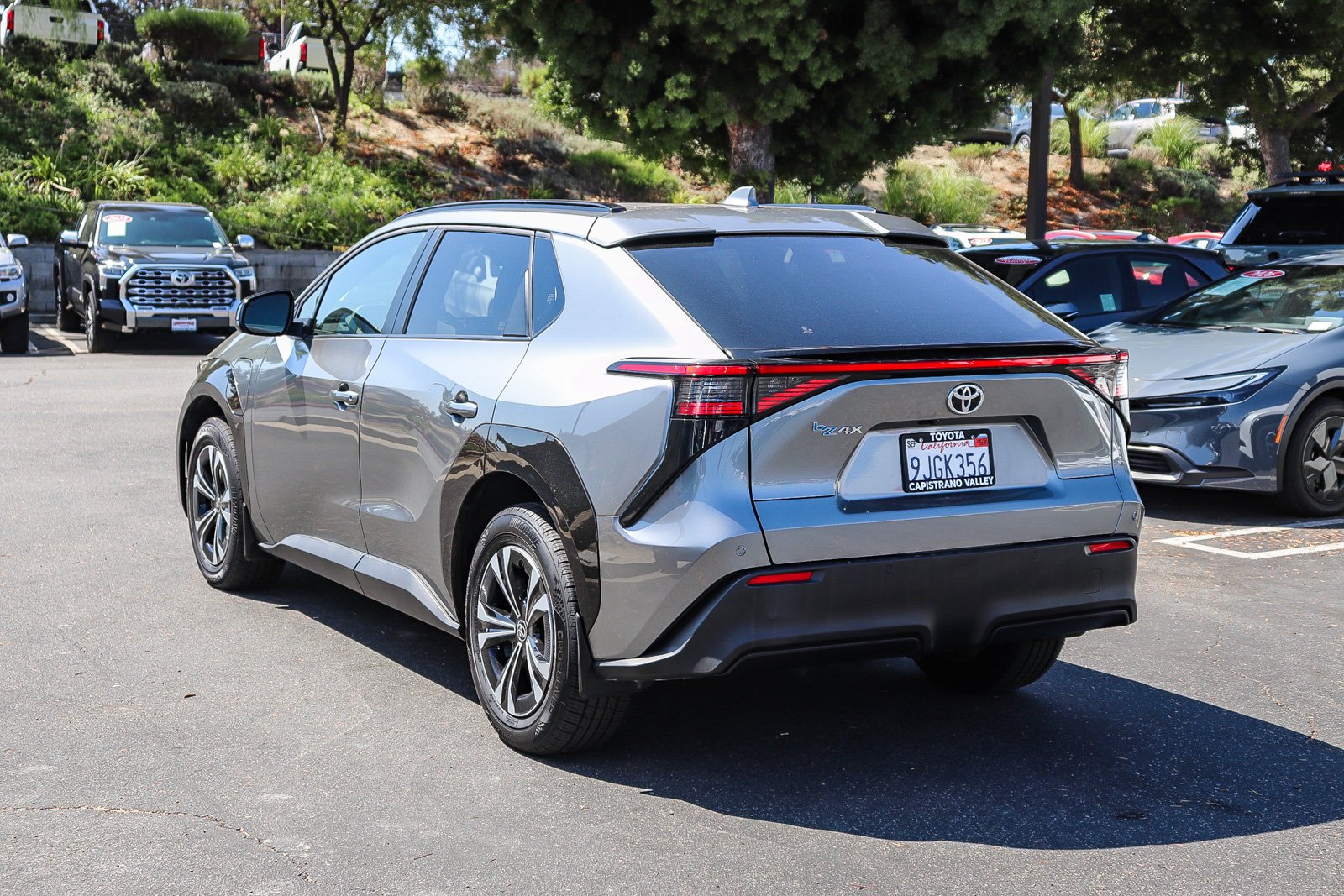 Used 2023  Toyota XLE image 8