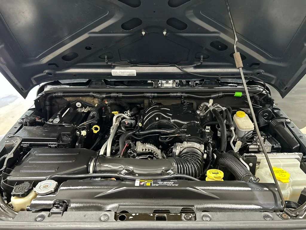 Used 2018 Gray Jeep Unlimited Sport image 11