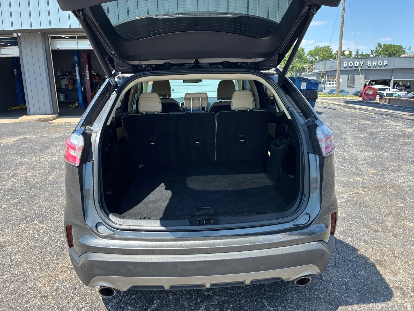 Used 2020 Gray Ford SEL image 11