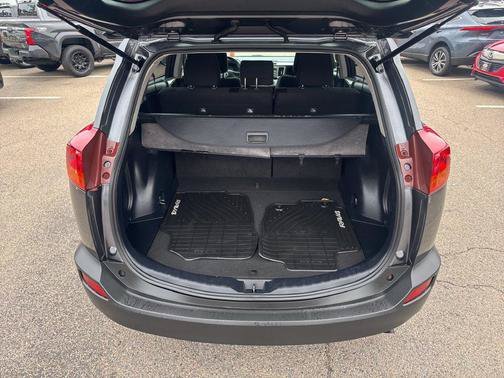 Used 2015 Gray Toyota XLE image 7