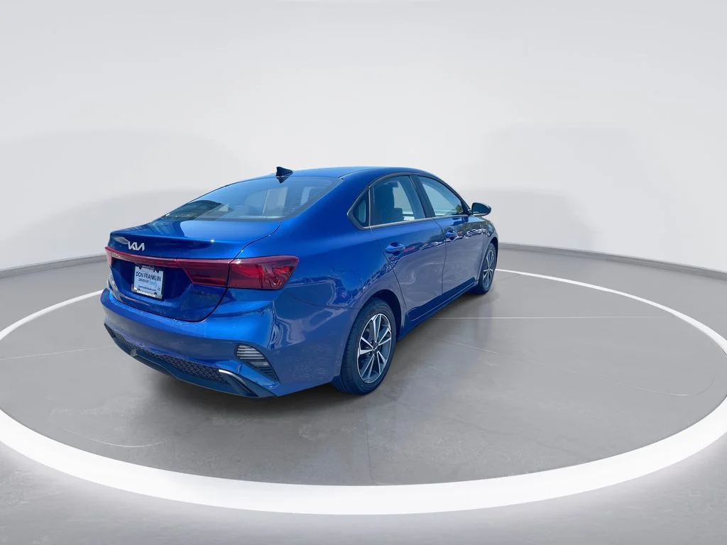 Used 2024 Blue Kia LXS image 8
