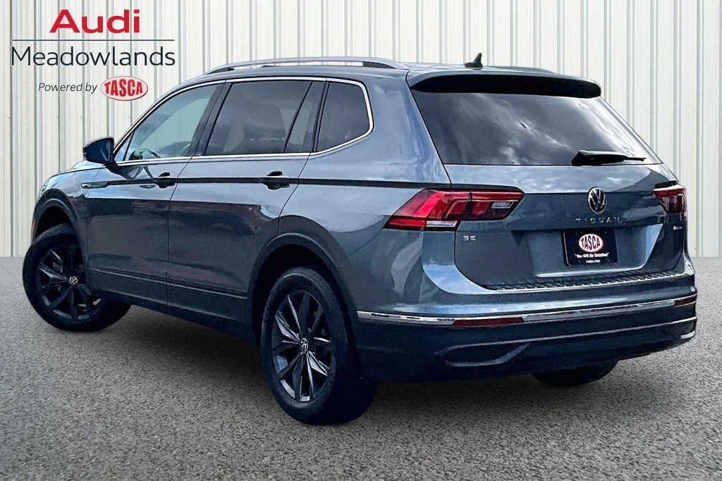 Used 2023 Gray Volkswagen 2.0T SE image 4