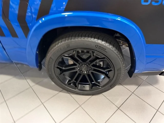 New 2026 Hydro Blue Pearl-Coat Exterior Paint RAM Big Horn image 7