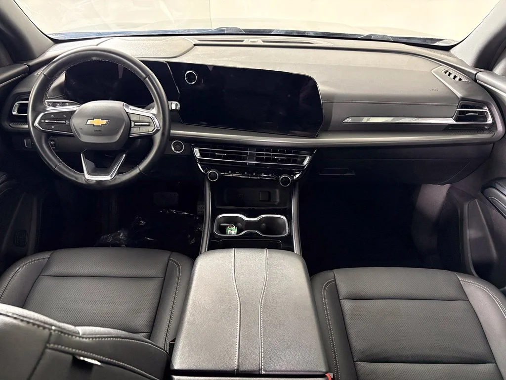 Used 2025 Black Chevrolet LT image 40