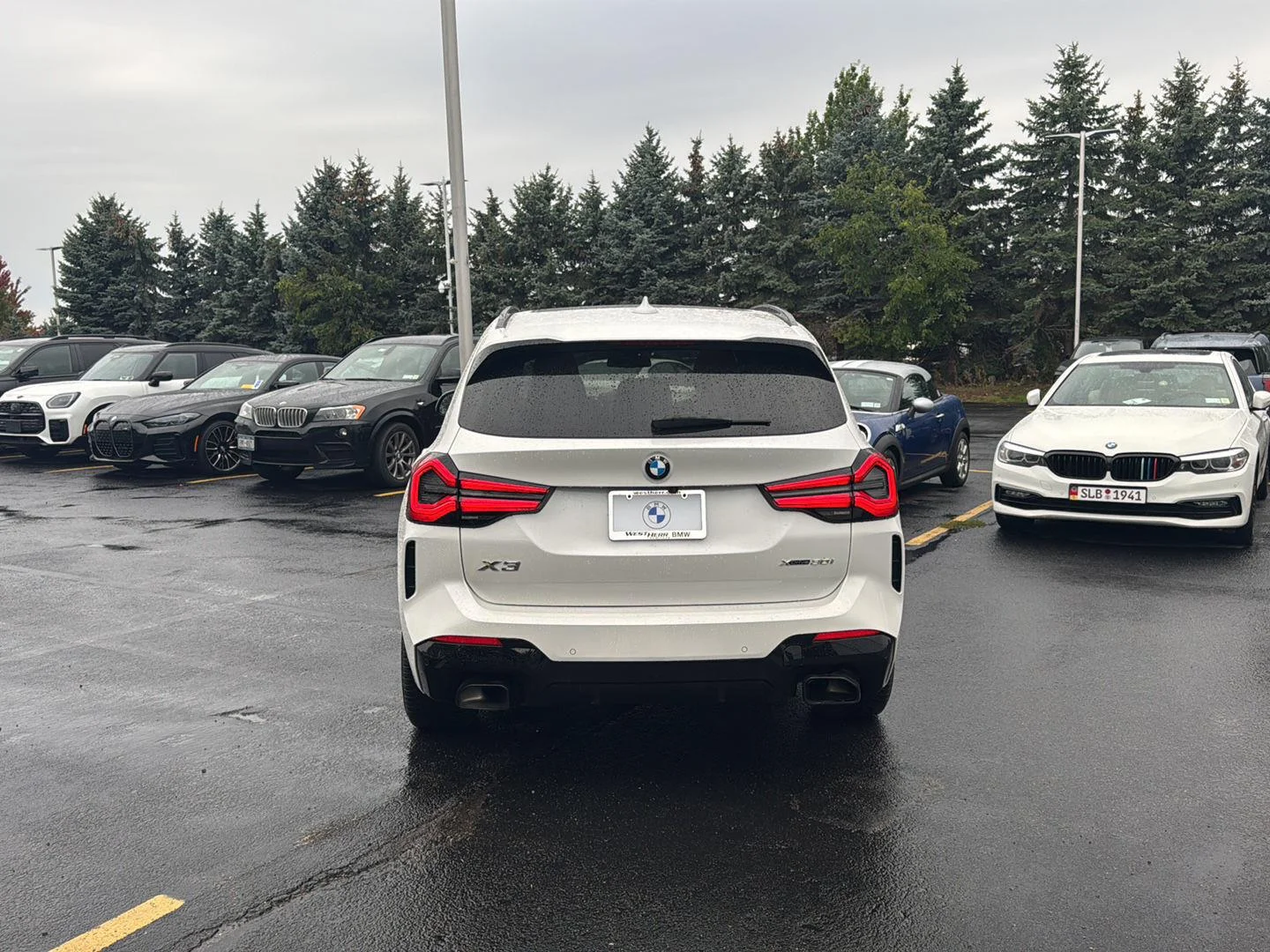 Used 2024 Mineral White Metallic BMW xDrive30i image 4