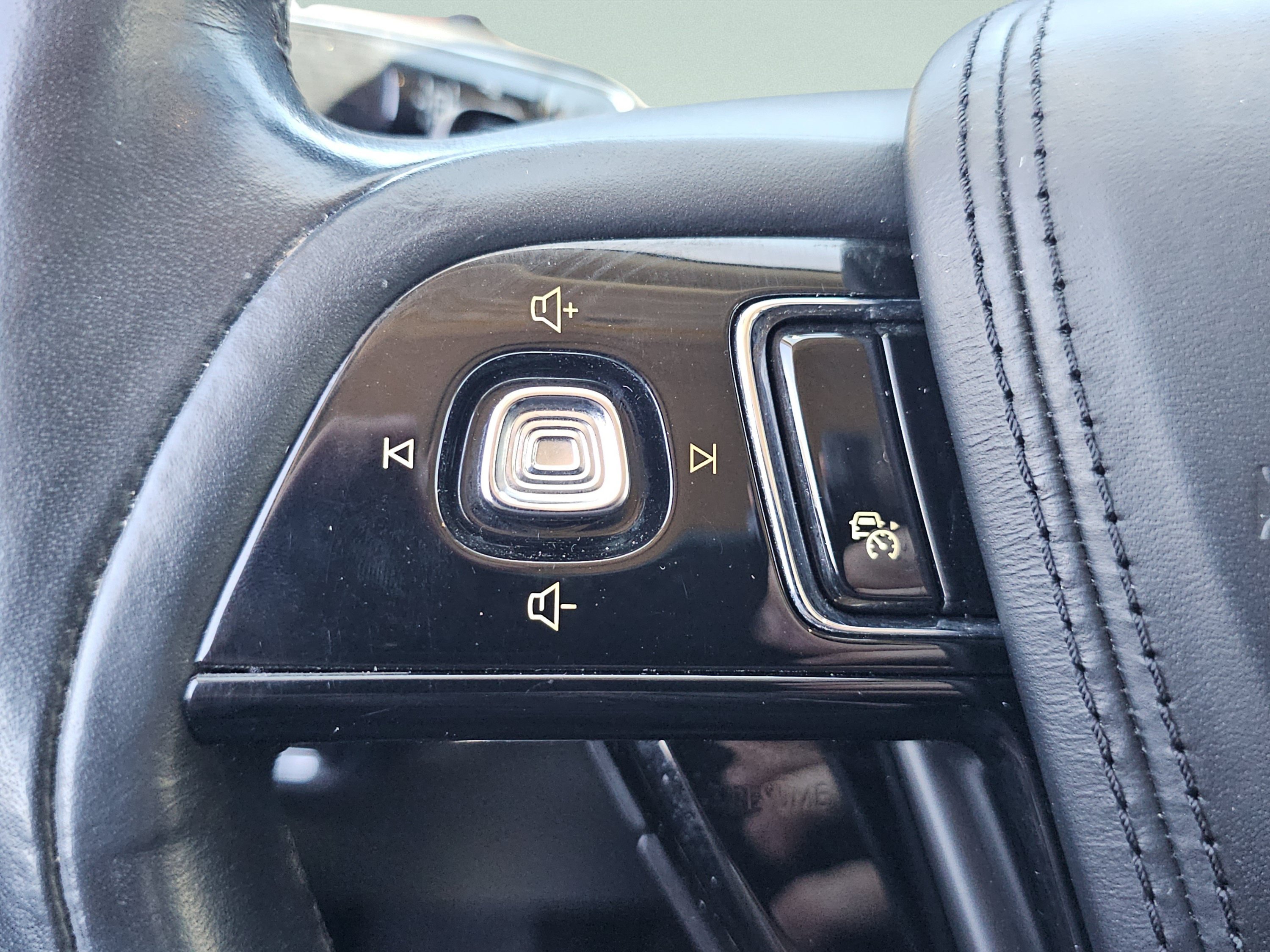Used 2021 Blue Lincoln Reserve image 18