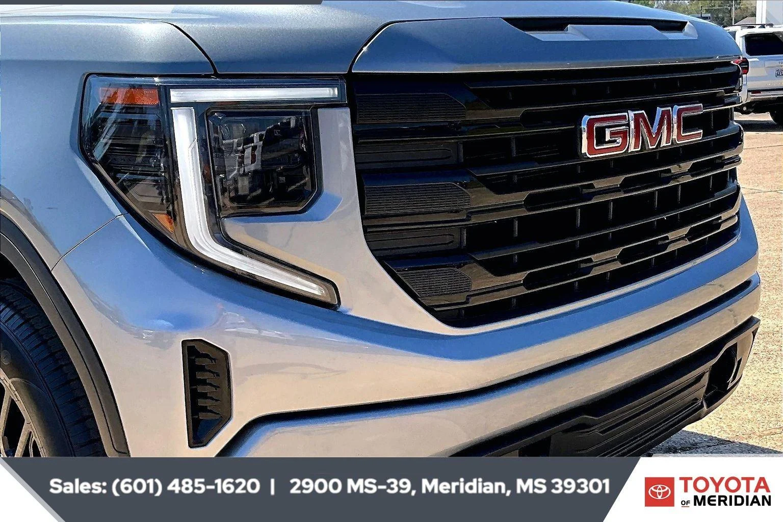 Used 2024 Sterling Metallic GMC Elevation image 20