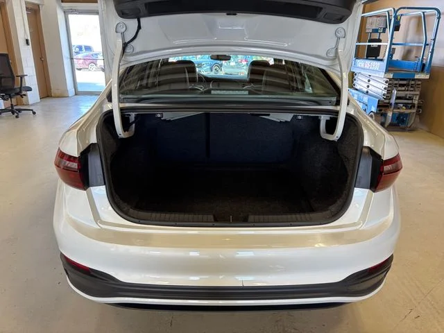 Used 2024 White Volkswagen 1.5T SE image 24